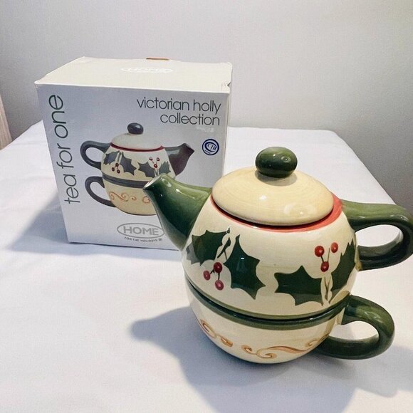 Target Home For The Holidays TEA FOR ONE Victorian Holly Collection Green Cream - Picture 2 of 3